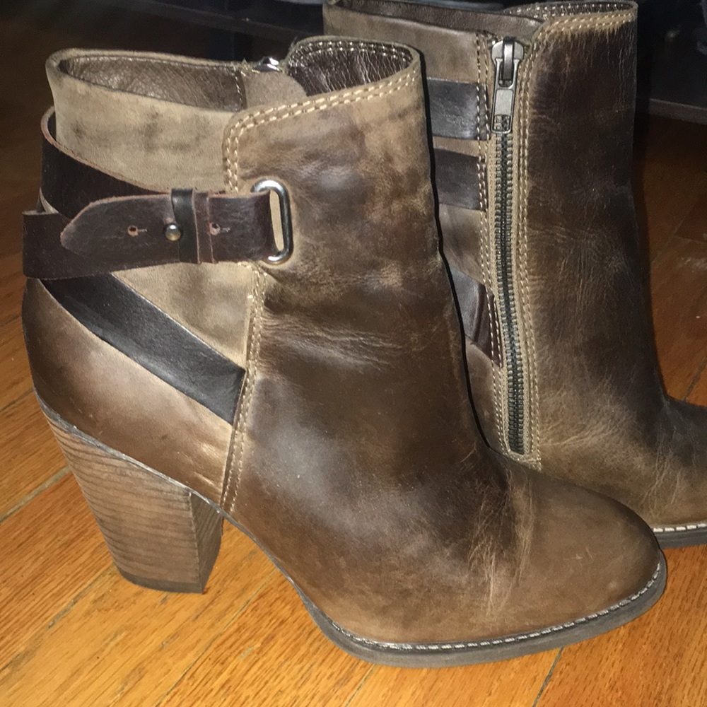 Aldo Heeled Bootie - Picture 6 of 7
